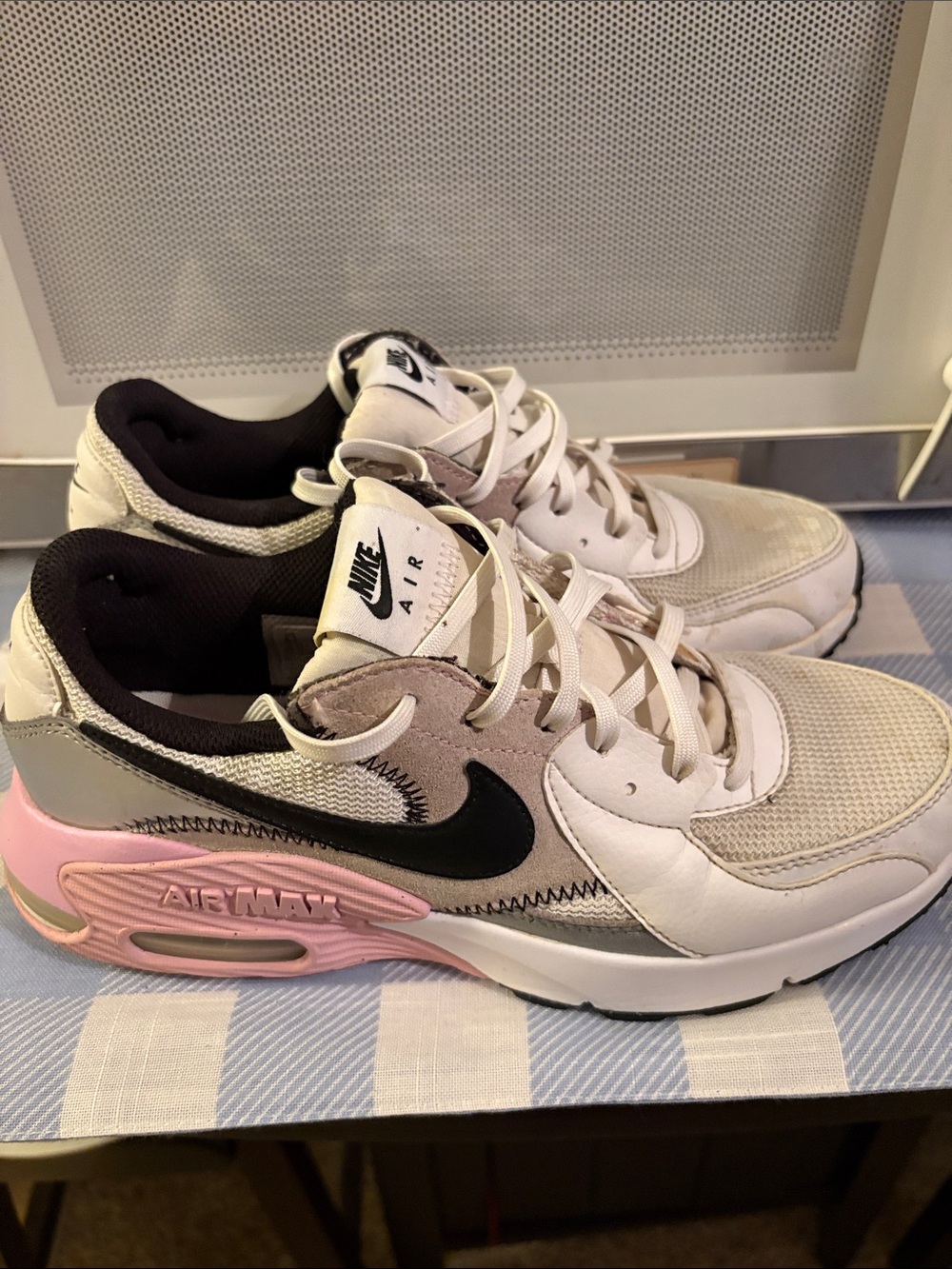 Nike Women’s Air Max White Pink Black Athletic Sneakers